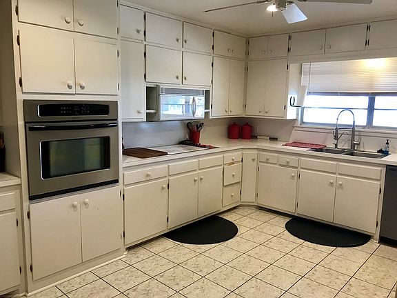 4th image of 1711 E Crescent Dr