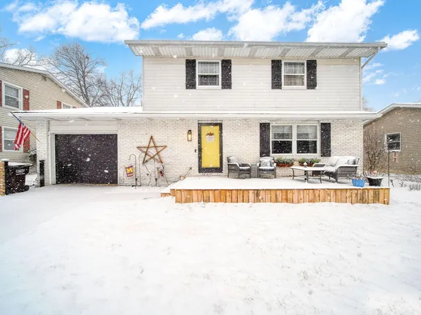 1042 Oram Dr, Adrian, MI 49221