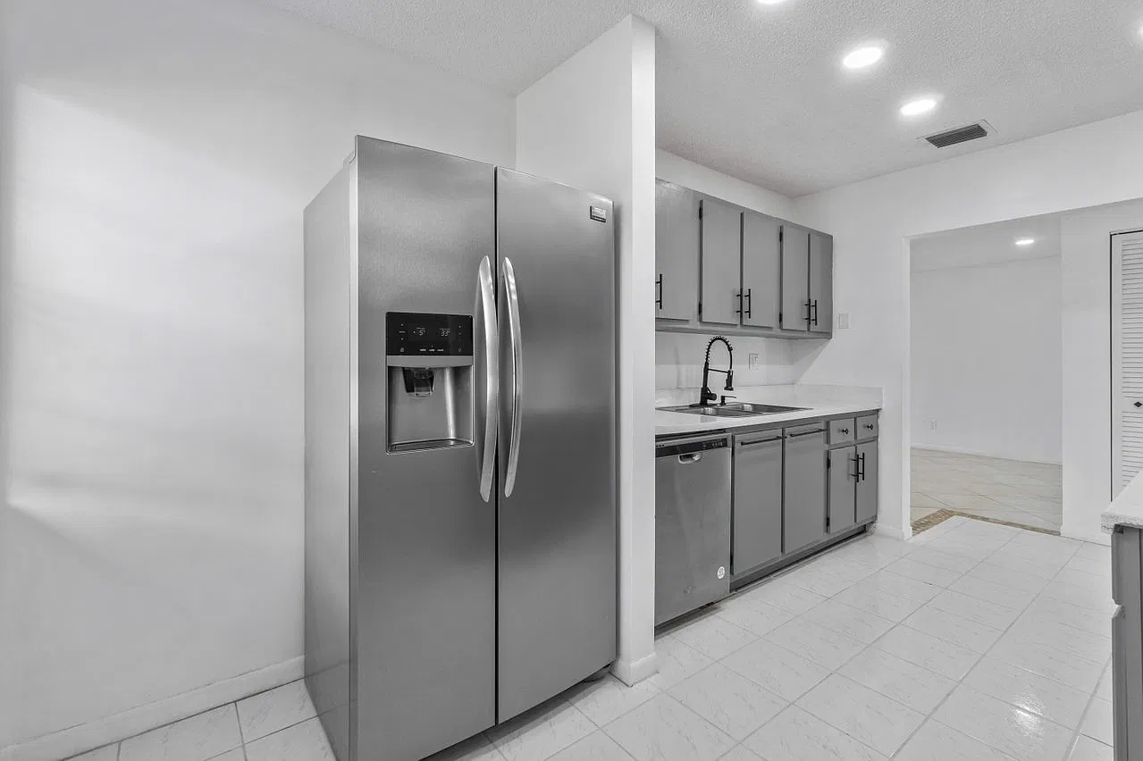 2 bed, 1178 sqft, $2,575 — Photo 4
