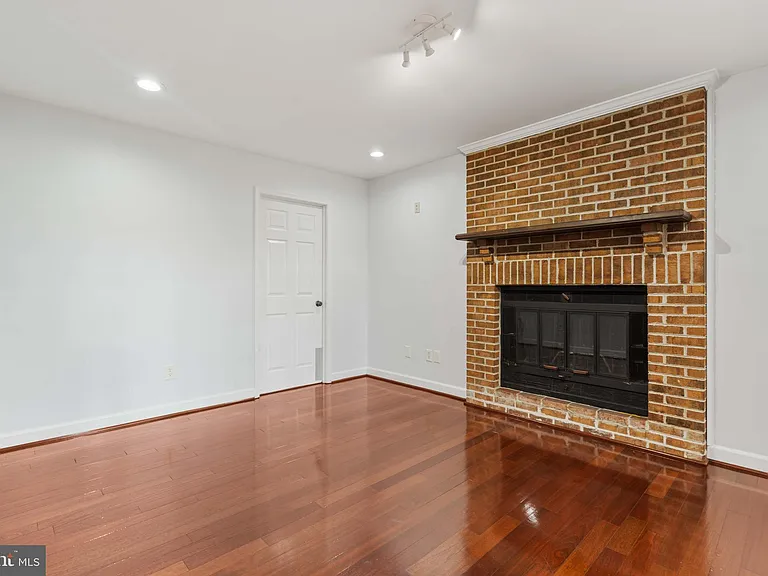 2621 John Milton Dr — Photo 16