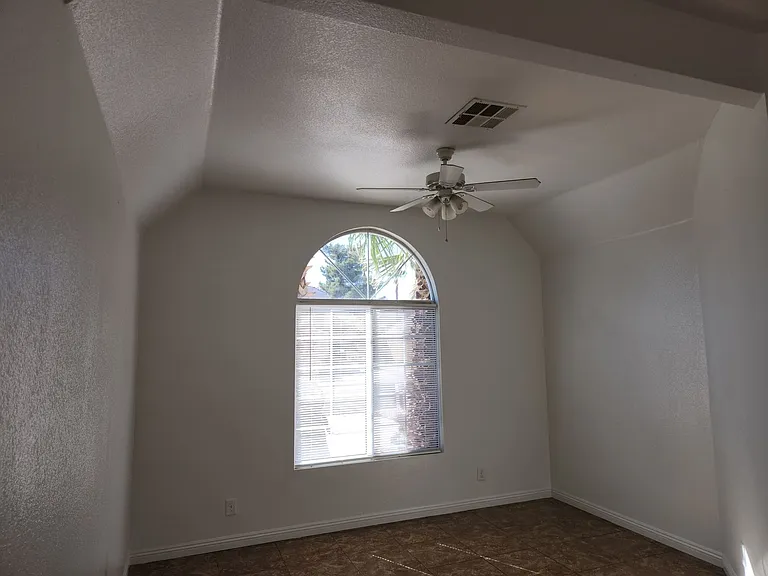 6556 Bradford Ln — Photo 7
