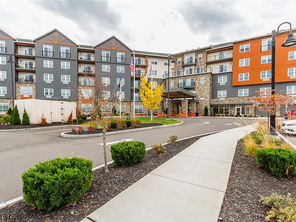 1st image of 205 Lakeshore Dr #412