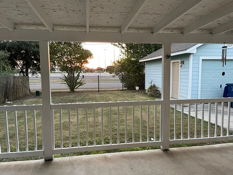 Claude W — Photo 16