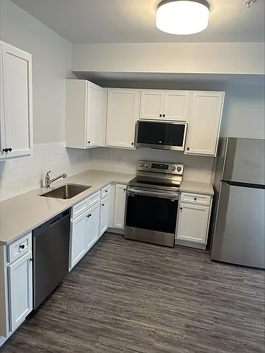 135 Waterman Ave #4 Photo 1