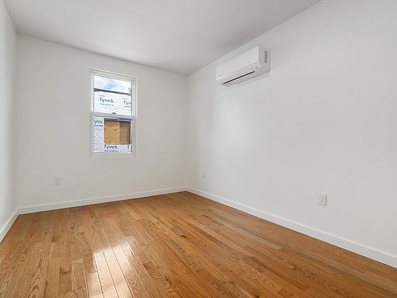 4th image of 1238 Butterfield Way