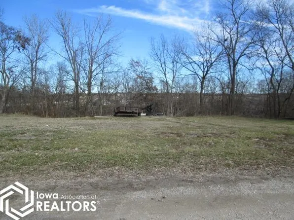 105 E High St, Davis City, IA 50065