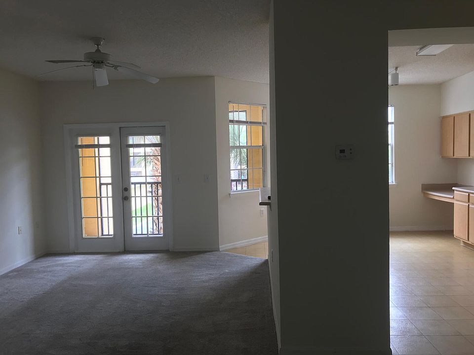 Family room (left)