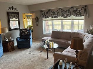 13149 Forest Ridge Dr APT 1A, Palos Heights, IL