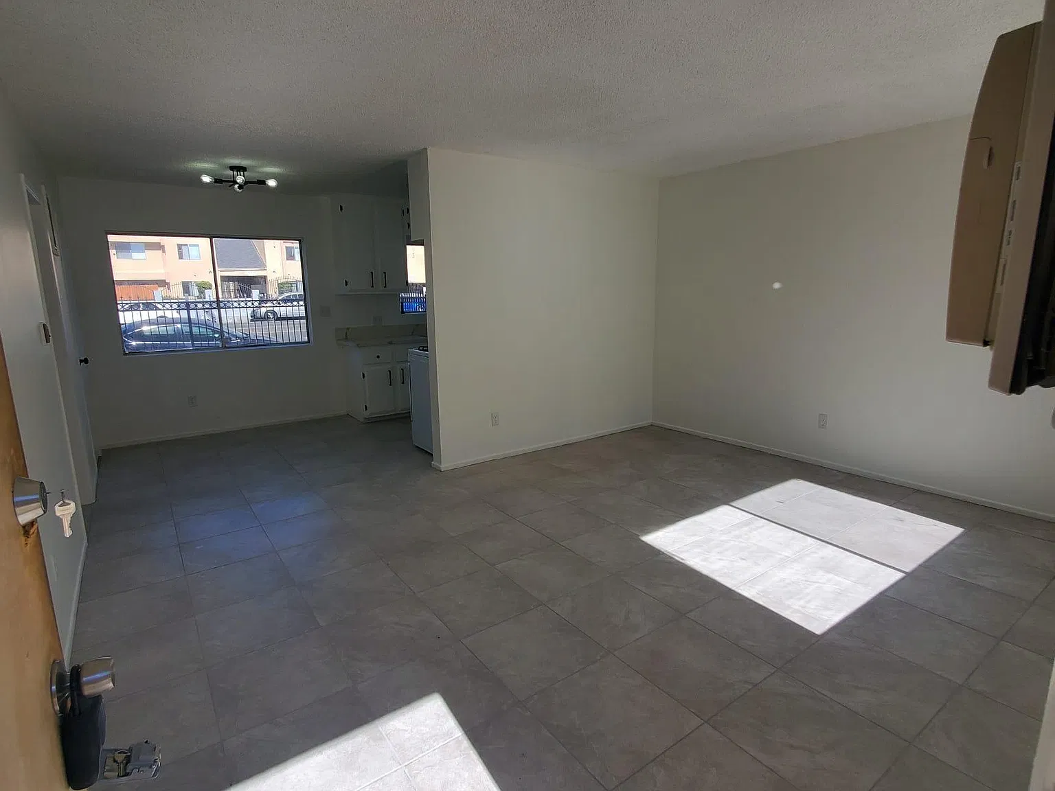15252 Nordhoff Street — Photo 4