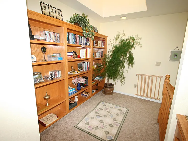 1242 Monte Dr — Photo 9