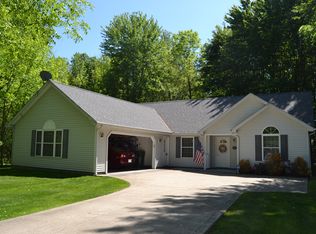 1484 Belvista Ct, Rome, OH 44085