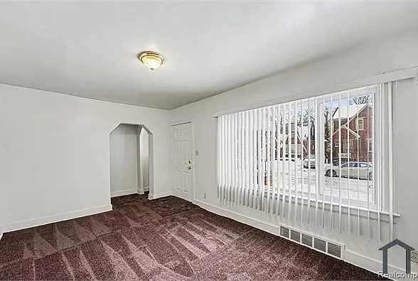 15782 Ardmore St — Photo 2