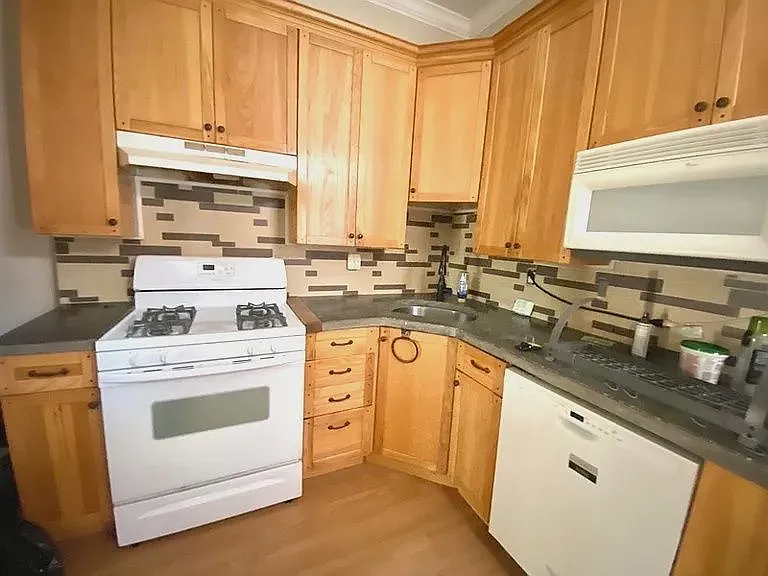 411 Saint Joseph St — Photo 12