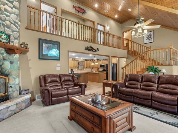 304 Timberlake Ln, Cape Girardeau, MO 63701