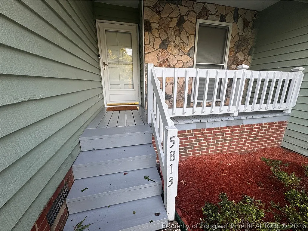 3 bed, 2.0 bath, 1722 sqft, $1,750 — Photo 3