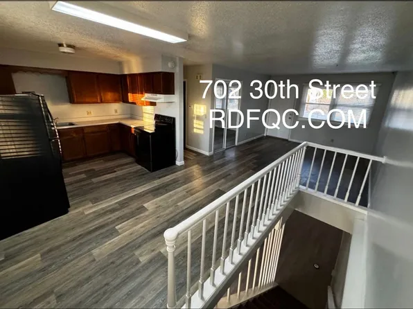 702 30th St, Bettendorf, IA 52722