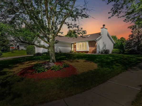 2602 Wentworth Dr, Madison, WI 53719