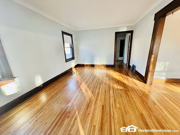 4th image of 4605 44th Ave S