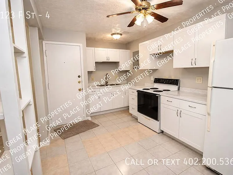 1123 F St #4 — Photo 5