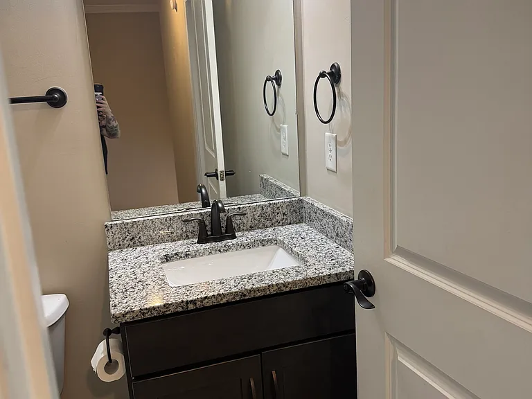 66 Bellvue Dr — Photo 42