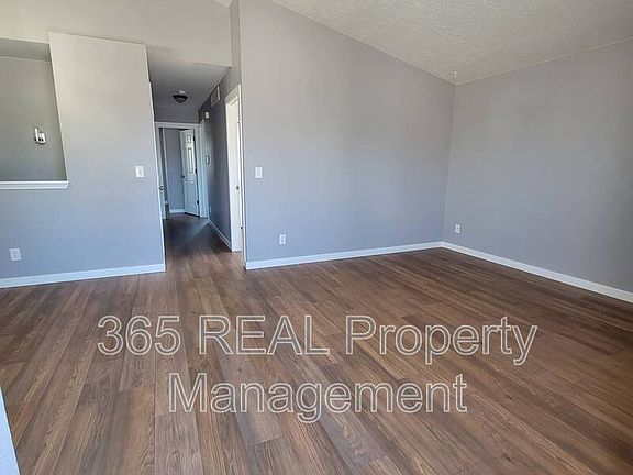 2nd image of 330 32nd Ave