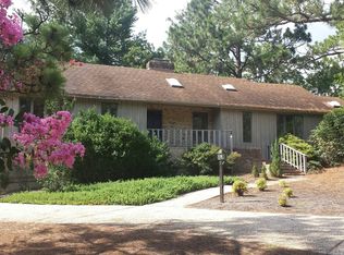 2 Petitt Ct, Pinehurst, NC 28374