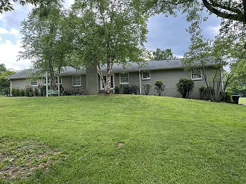 810 Davis Dr Photo 1