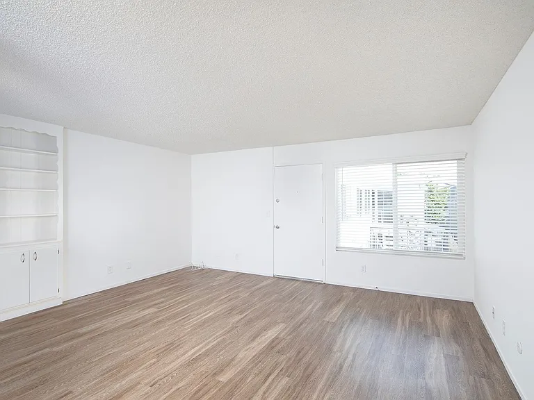 4468 Mississippi Street — Photo 6