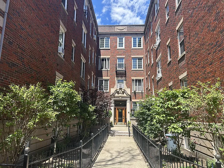 285 Harvard St #412 — Photo 2