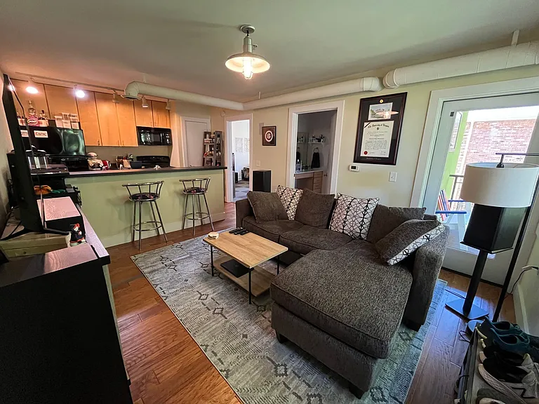 1707 Jefferson Park Ave — Photo 10