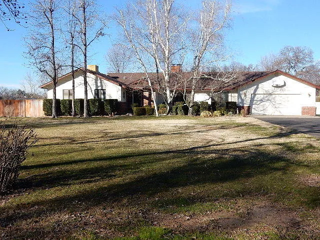 22452 Frisbie Ln photo 1
