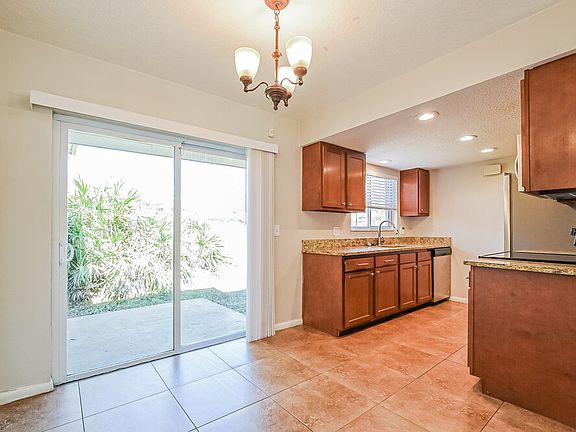 5th image of 2843 Kinnon Dr