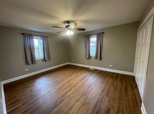 211 S Randall Rd, Aurora, IL 60506