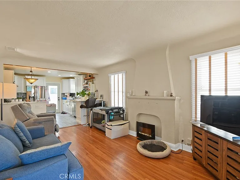 1466 W Santa Cruz St — Photo 3