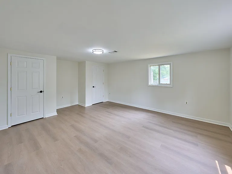 2924 Gracefield Rd — Photo 8