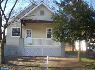 18 N Holly Ave, Maple Shade, NJ 08052