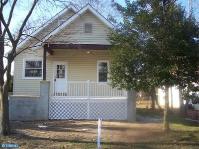 18 N Holly Ave, Maple Shade, NJ, 08052
