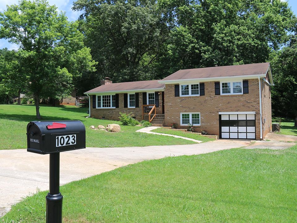 1st image of 1023 Washington Ave