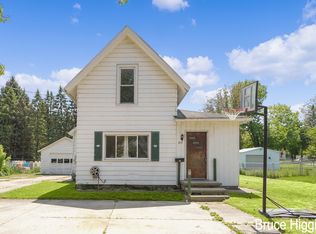 812 E Madison St, Hastings, MI