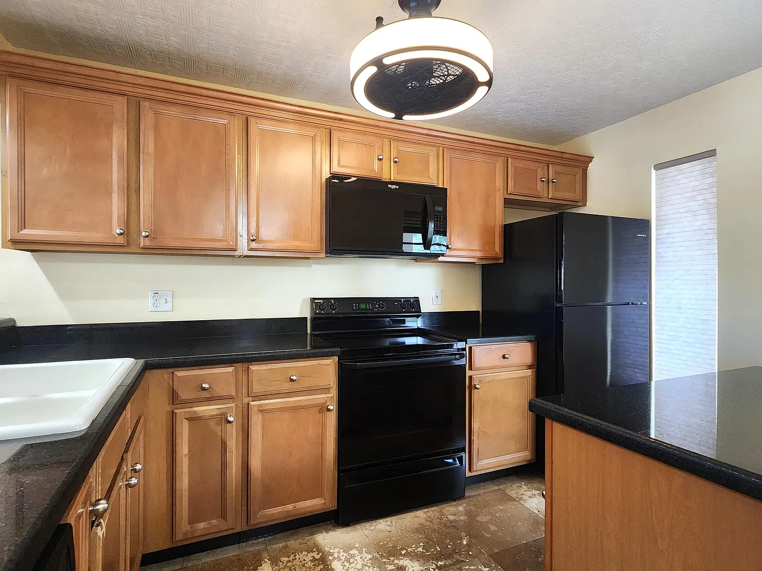 2 bed, 2.0 bath, 1095 sqft, $2,650 — Photo 2