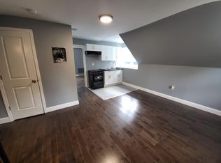 178 2nd St #3, Newark, NJ 07107