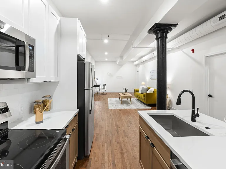 240 Hermitage St #102 — Photo 1