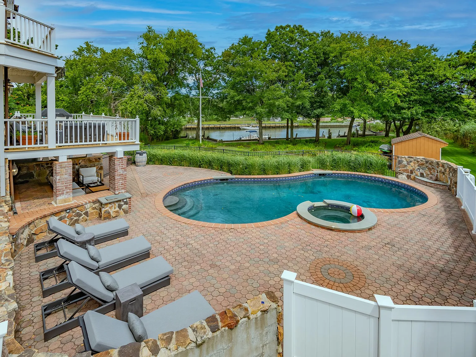 Resort Living ! — Photo 2