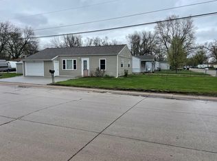 205 Jefferson Rd, Fremont, NE 68025