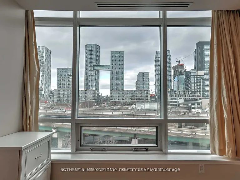 500 Queens Quay W #610W — Photo 12