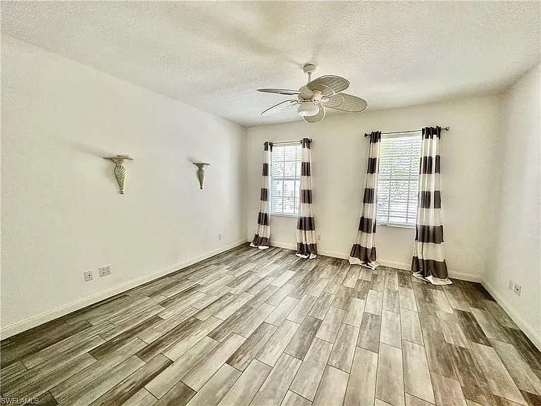 6182 Towncenter Cir — Photo 19