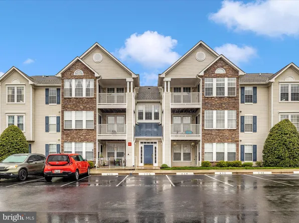 5630 Avonshire Pl APT J, Frederick, MD 21703
