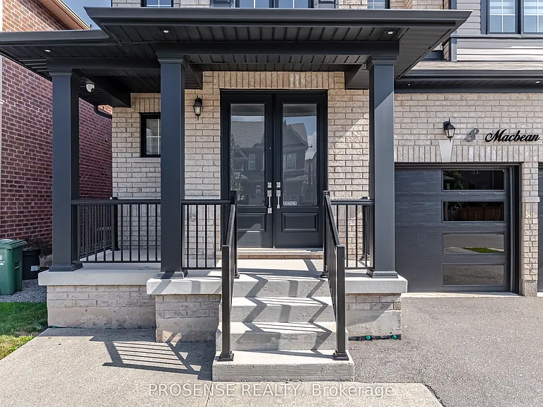 8 Macbean Cres — Photo 4