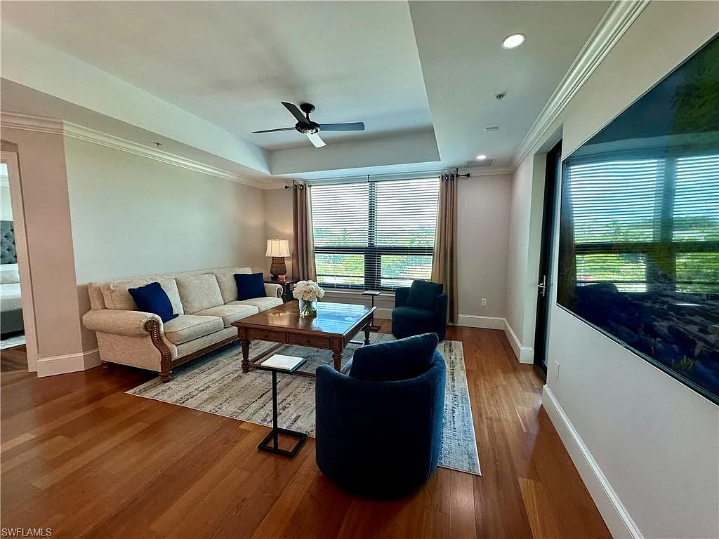 2 bed, 2.0 bath, 1435 sqft, $10,000 — Photo 3