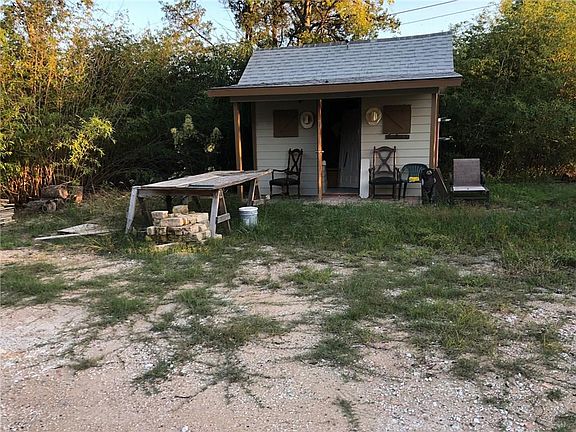 4th image of 3007 Urban Ave